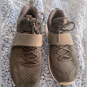 Jordan Nike Men's Trainer 2 Flyknit Shoes Size 12.5.